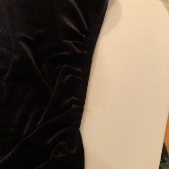 Boston Proper size large black velour one shoulder top shirred at sides - Picture 4 of 7